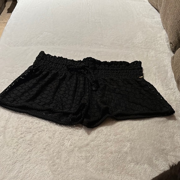 BNWOT Black Lace Coverup Shorts by Roxy .. No Size Measurements in Pics - Picture 1 of 10